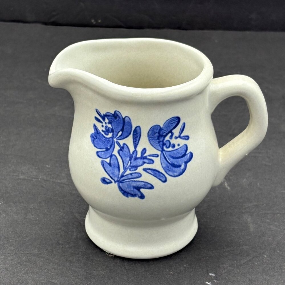 Vintage Pfaltzgraff Yorktowne Coffee Creamer Pitcher Stoneware Blue Floral‎ 4.5"